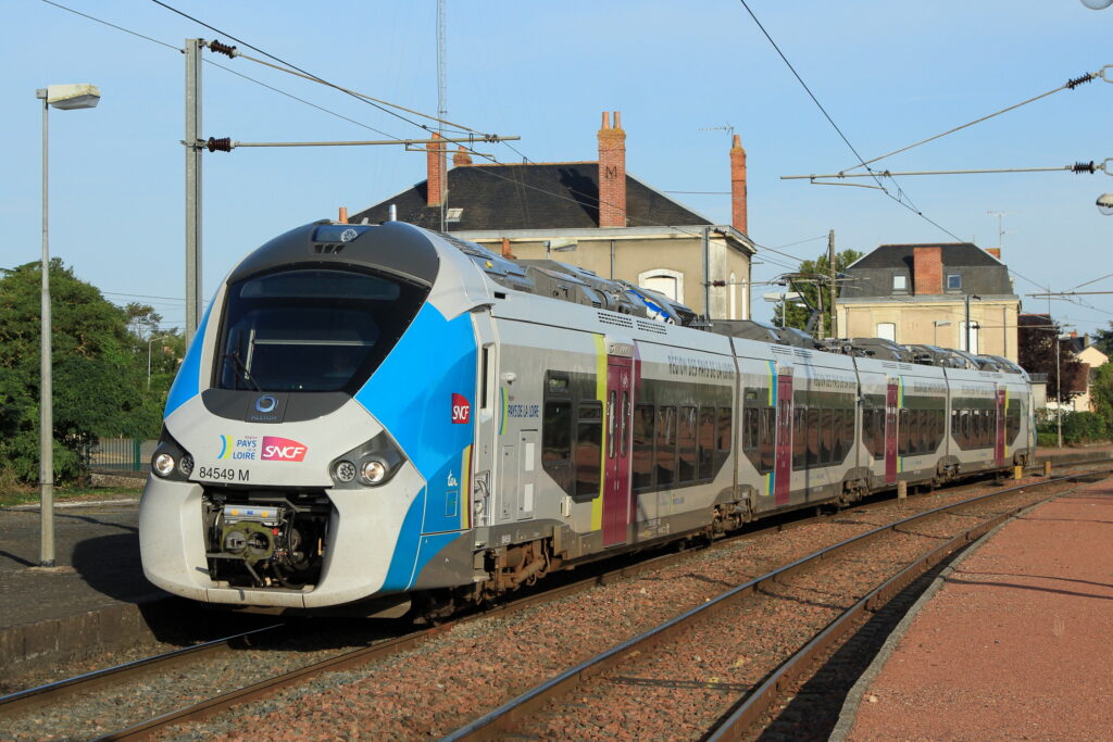 Le CDG Express utilisera une navette dérivée du modèle Régiolis d’Alstom. Cramos, CC BY-SA 4.0